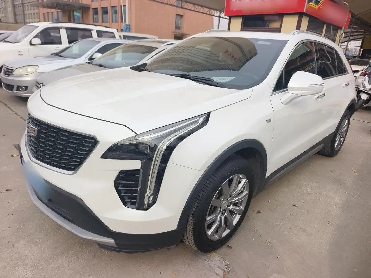 2018 Cadillac XT4 2.0T 241HP L4 9AT