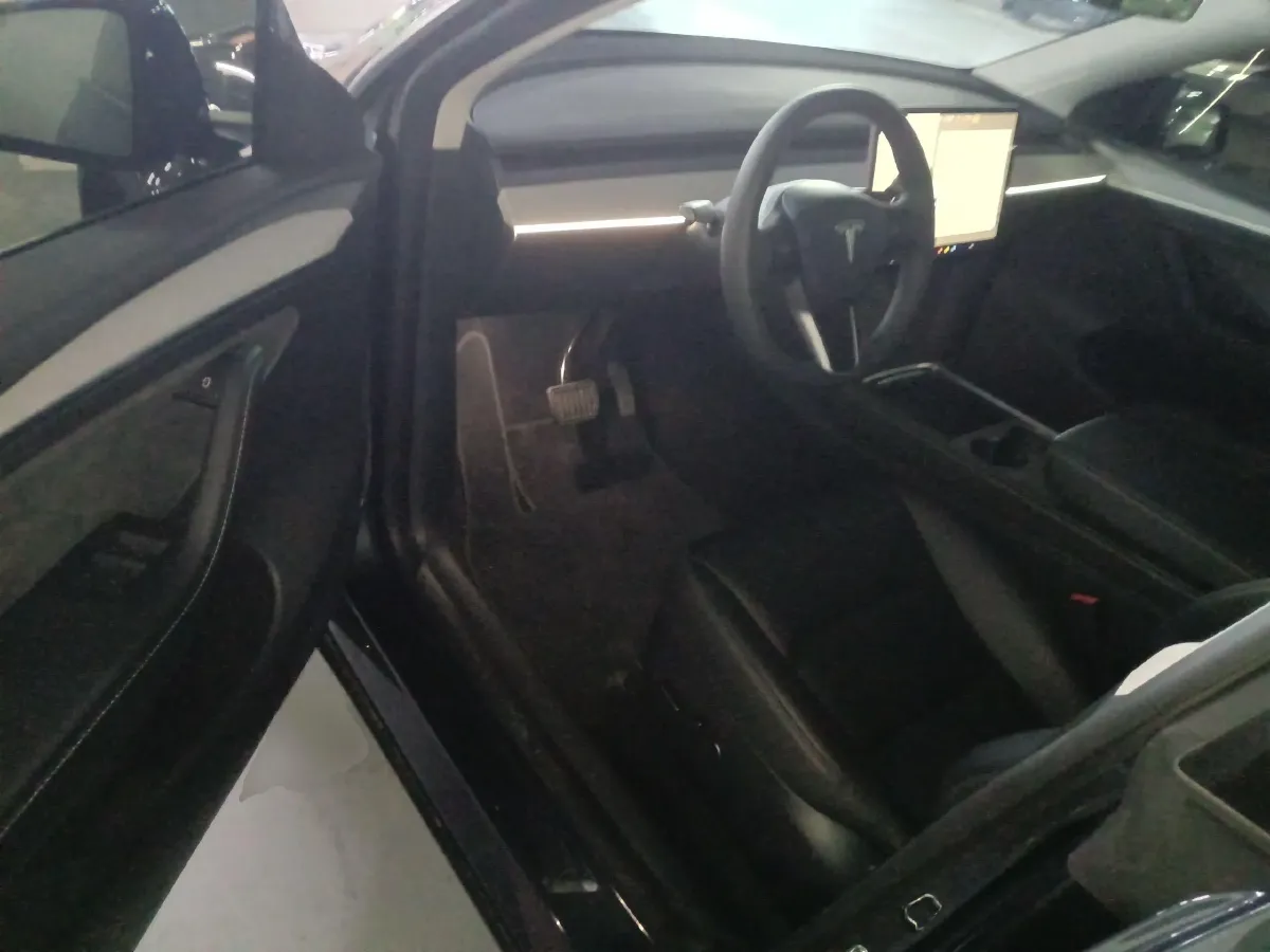 2024 Tesla Model Y BEV 60KWH,autocango,china used car exporter,china ev exporter,chinese used car exporter,chinese used ev exporter