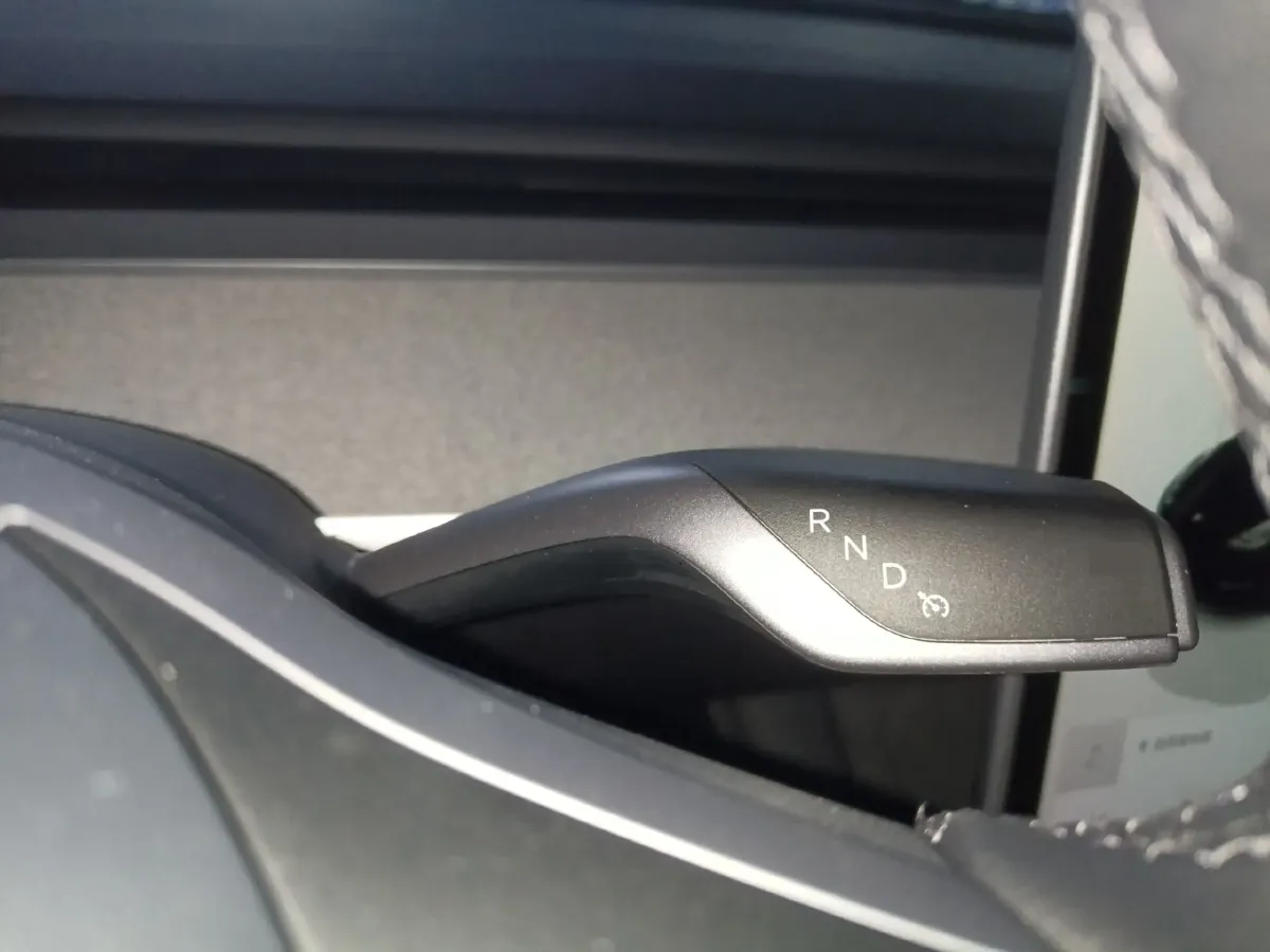 2024 Tesla Model Y BEV 60KWH,autocango,china used car exporter,china ev exporter,chinese used car exporter,chinese used ev exporter