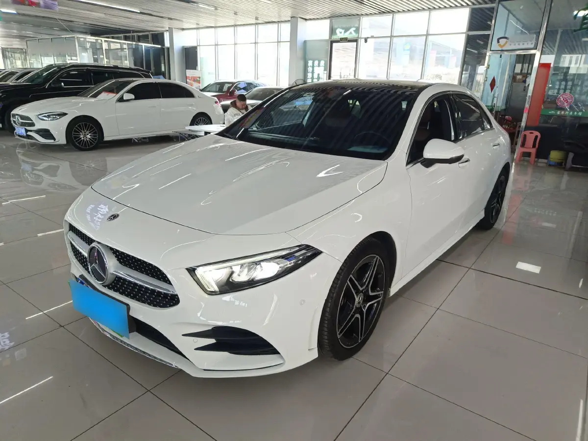 2019 Mercedes-Benz A Class 1.3T 163HP L4 7DCT