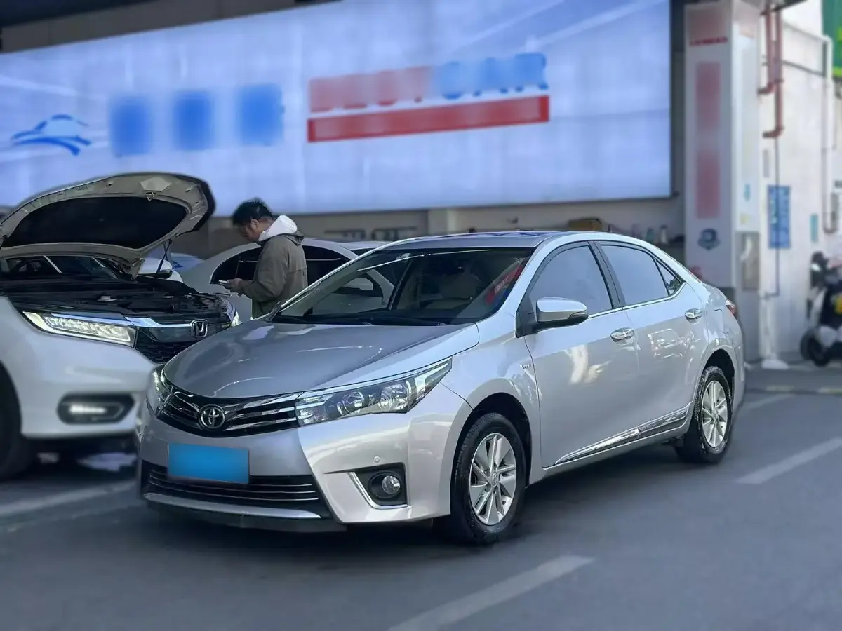 2014 Toyota Corolla 1.6L 122HP L4 CVT