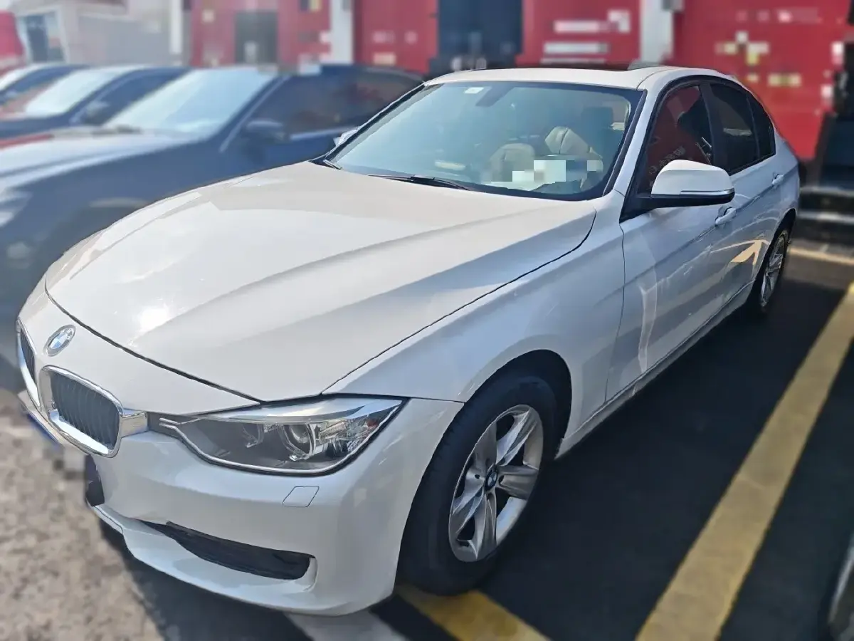 2013 BMW 3 Series 2.0T 184HP L4 8AT