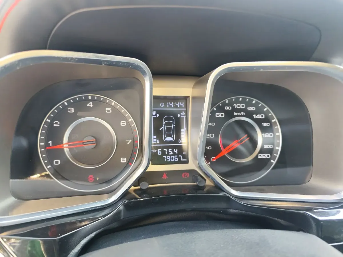 2015 Zotye Damy X5 1.5T 150HP L4 5MT,autocango,china used car exporter,china ev exporter,chinese used car exporter,chinese used ev exporter