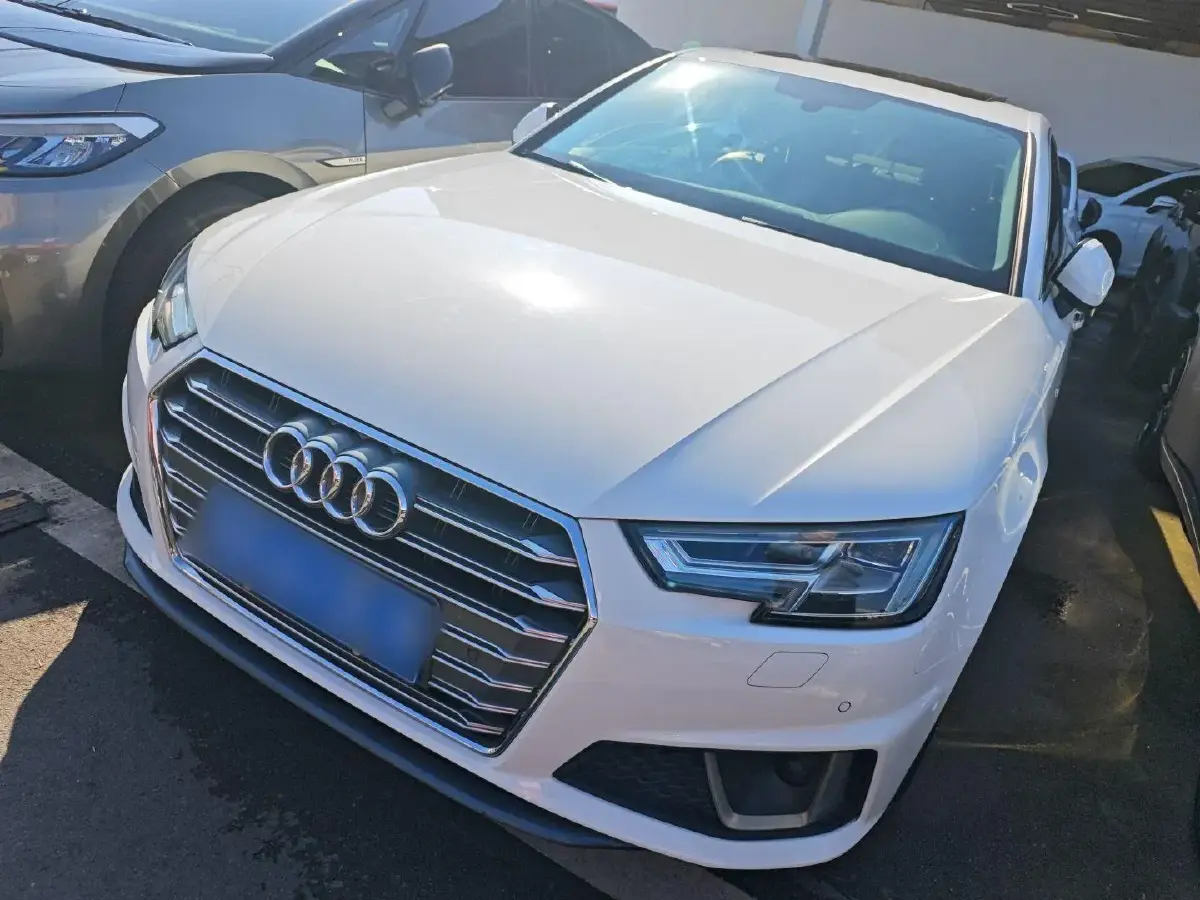 2019 Audi A4L 2.0T 190HP L4 7DCT