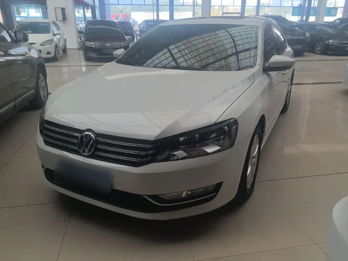 2014 Volkswagen Passat 1.8T 160HP L4 7DCT