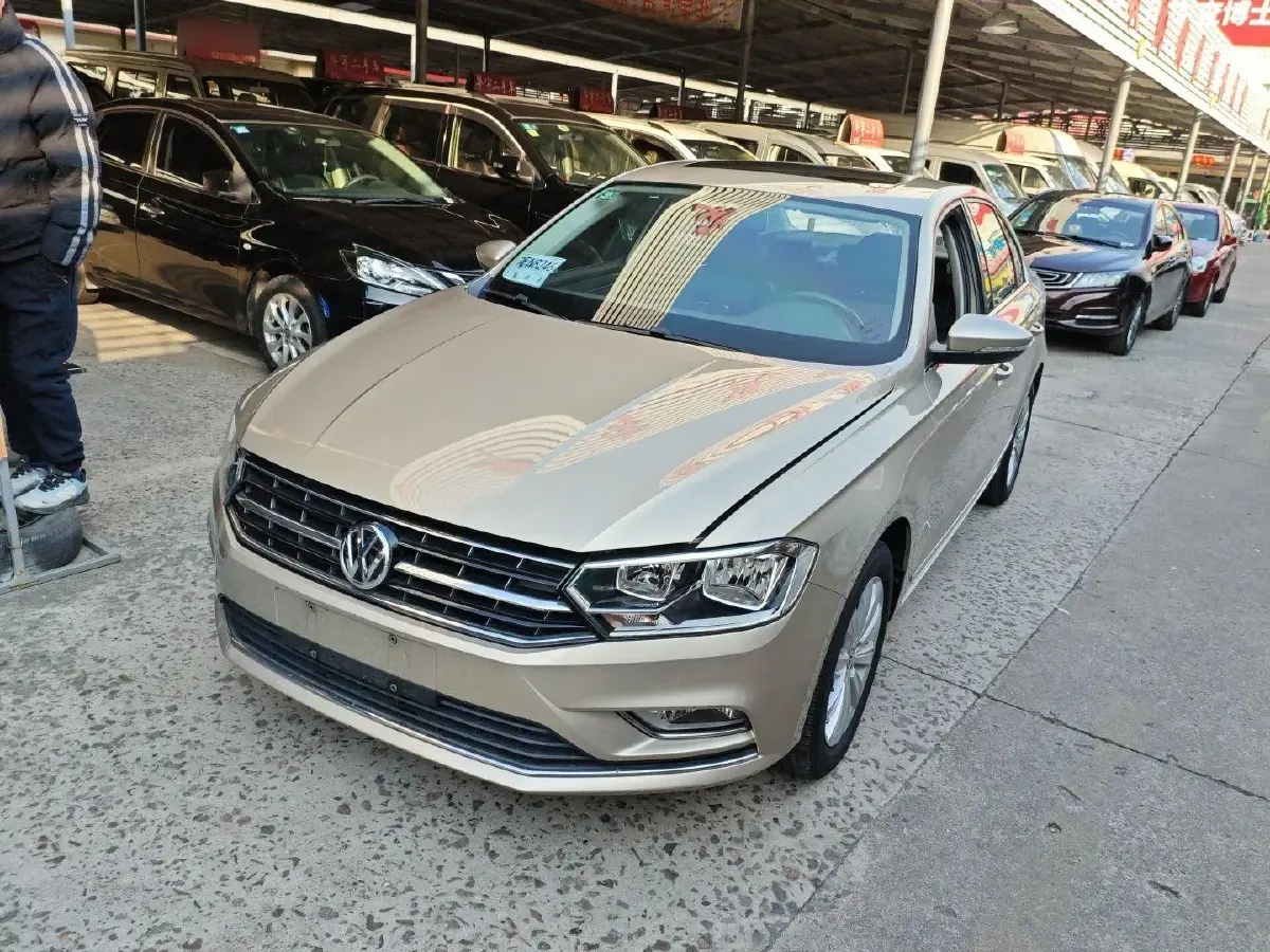2016 Volkswagen Bora 1.6L 110HP L4 6AT