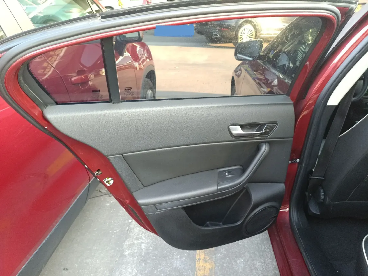 2014 Qoros 3 1.6L 126HP L4 6DCT,autocango,china used car exporter,china ev exporter,chinese used car exporter,chinese used ev exporter