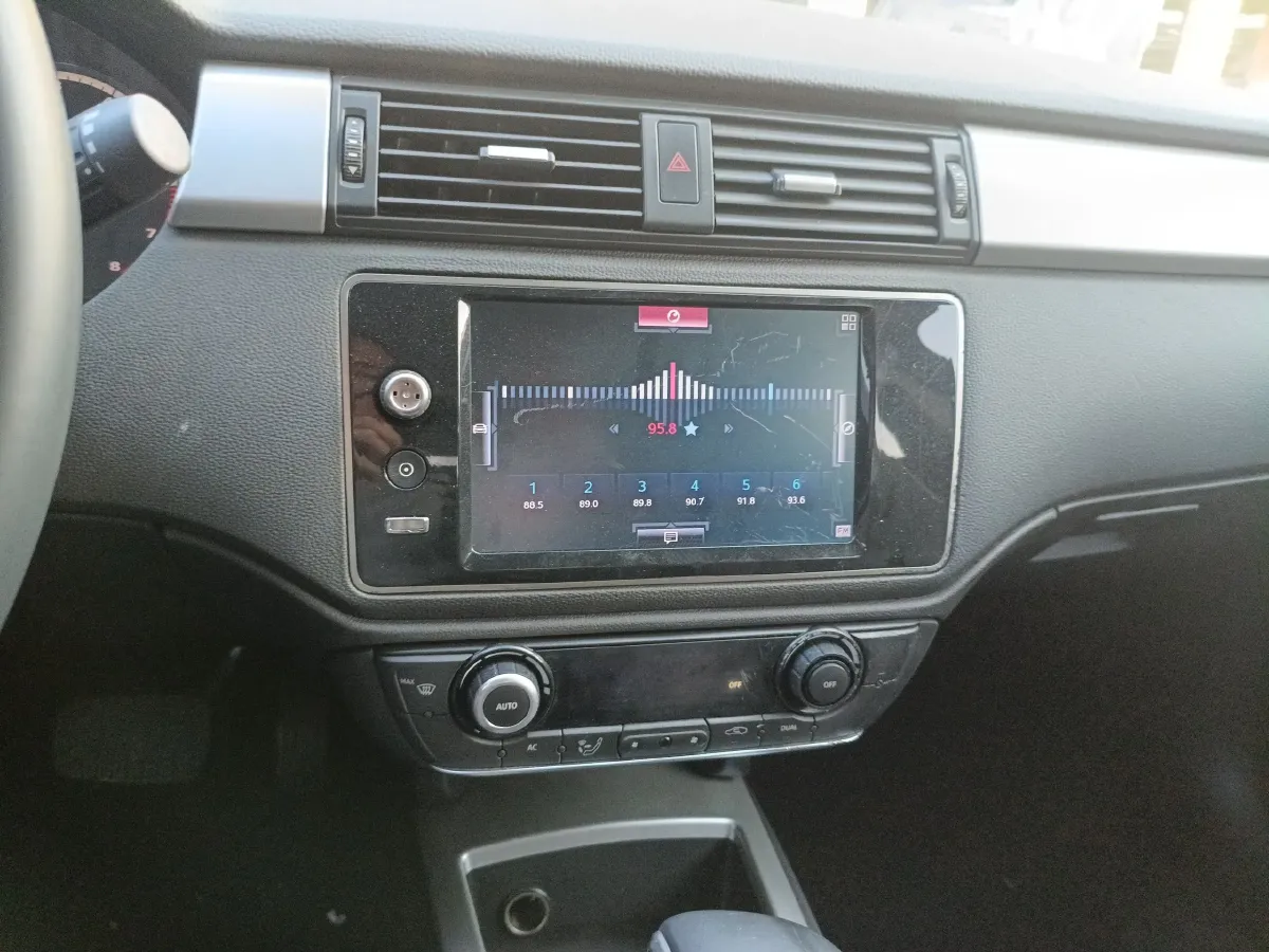 2014 Qoros 3 1.6L 126HP L4 6DCT,autocango,china used car exporter,china ev exporter,chinese used car exporter,chinese used ev exporter