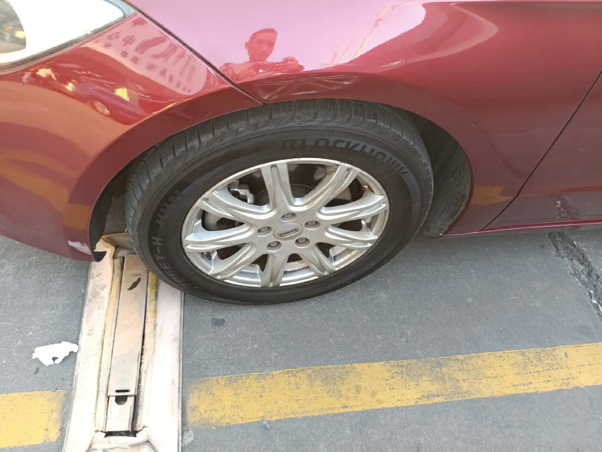 2014 Qoros 3 1.6L 126HP L4 6DCT,autocango,china used car exporter,china ev exporter,chinese used car exporter,chinese used ev exporter