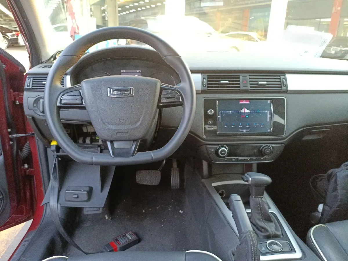 2014 Qoros 3 1.6L 126HP L4 6DCT,autocango,china used car exporter,china ev exporter,chinese used car exporter,chinese used ev exporter