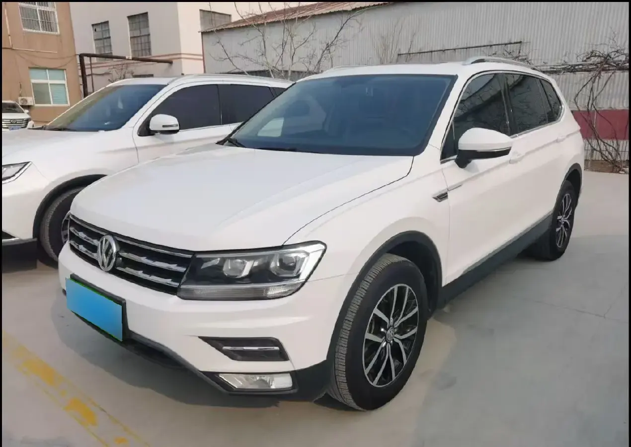 2017 Volkswagen Tiguan L 1.8T 180HP L4 7DCT