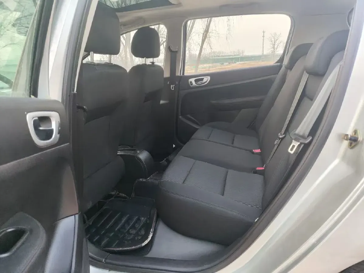 2013 Peugeot 307 1.6L 117HP L4 4AT,autocango,china used car exporter,china ev exporter,chinese used car exporter,chinese used ev exporter