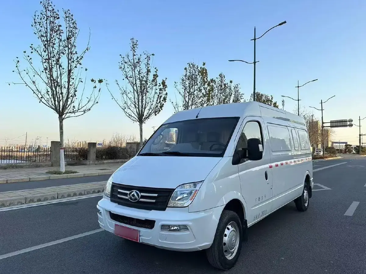 2019 MAXUS XinTu V80 2.5T 136HP L4 6AMT