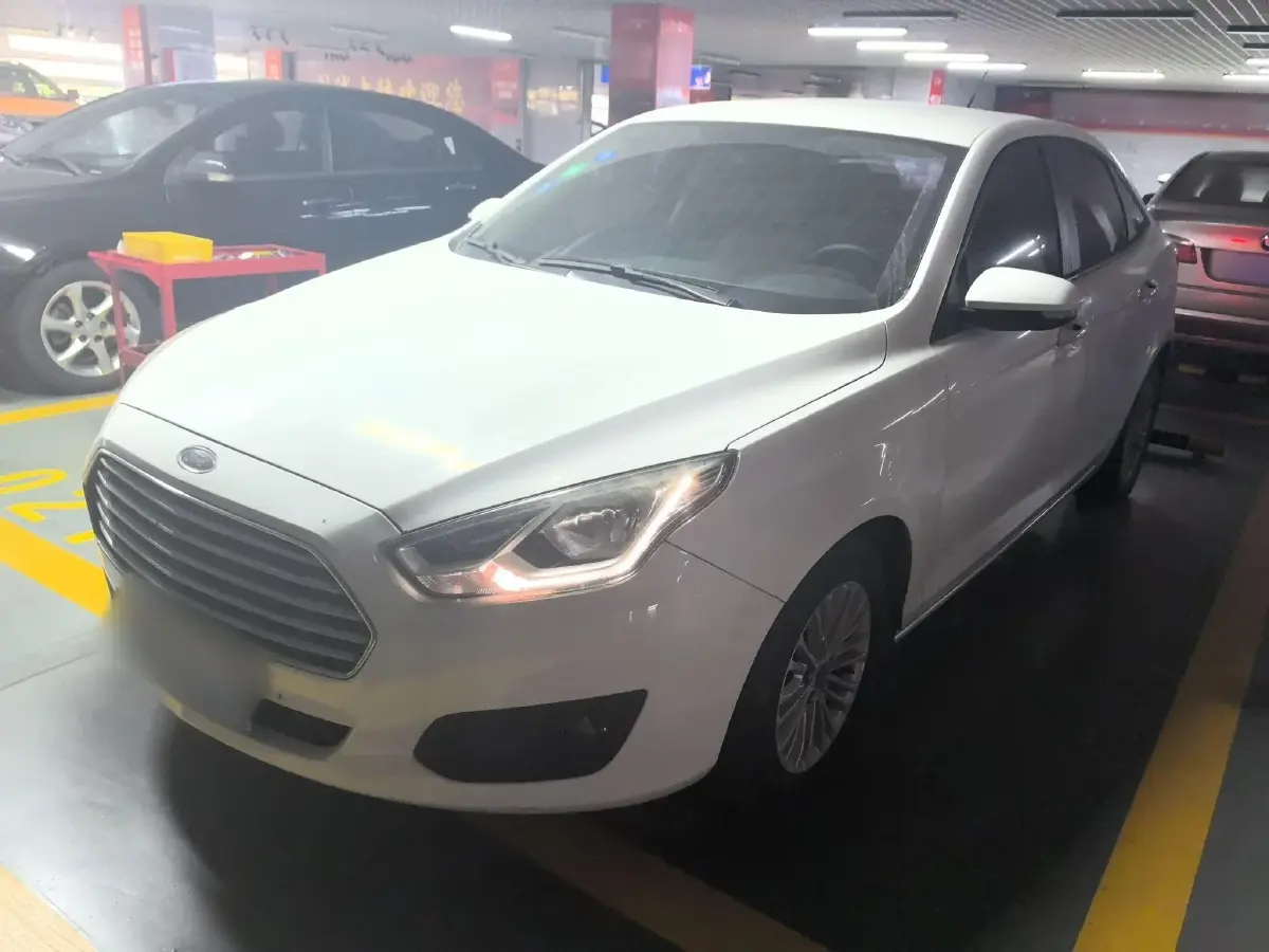 2015 Ford Escort 1.5L 113HP L4 6AT