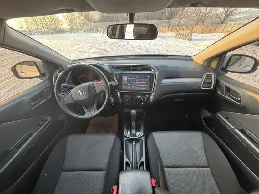 2017 Honda Gienia 1.5L 131HP L4 CVT,autocango,china used car exporter,china ev exporter,chinese used car exporter,chinese used ev exporter