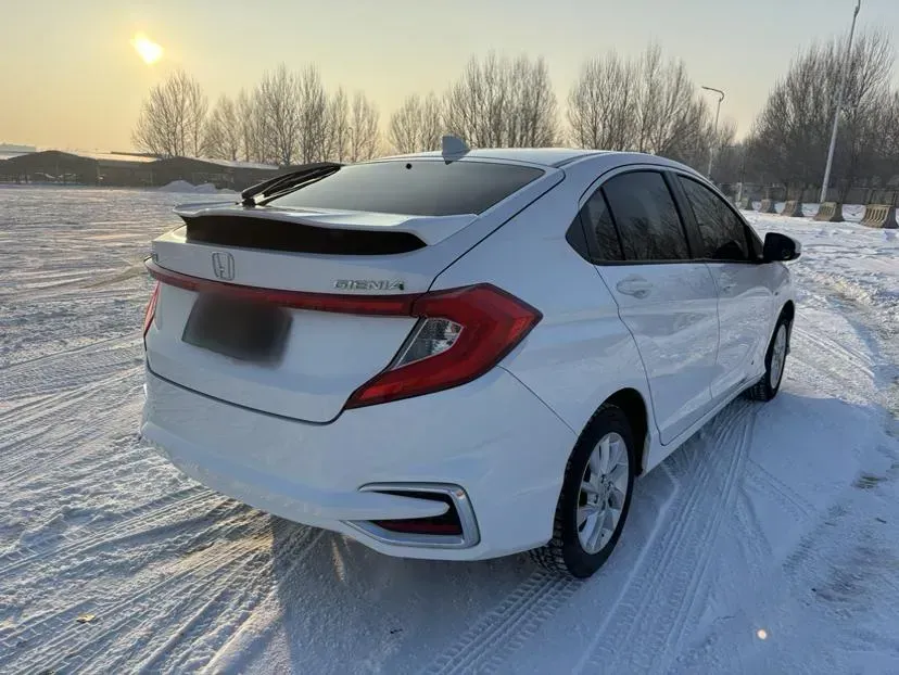 2017 Honda Gienia 1.5L 131HP L4 CVT,autocango,china used car exporter,china ev exporter,chinese used car exporter,chinese used ev exporter