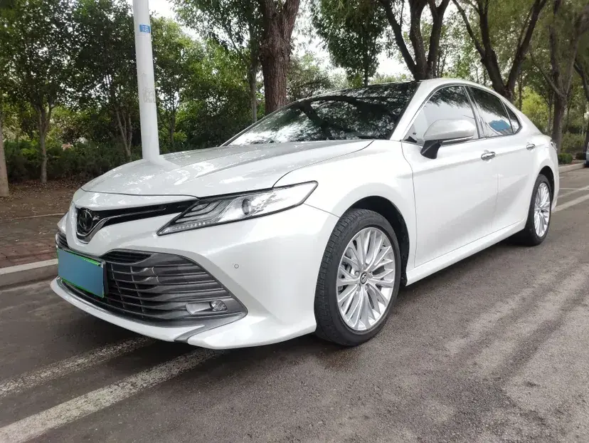 2019 Toyota Camry 2.5L 209HP L4 8AT