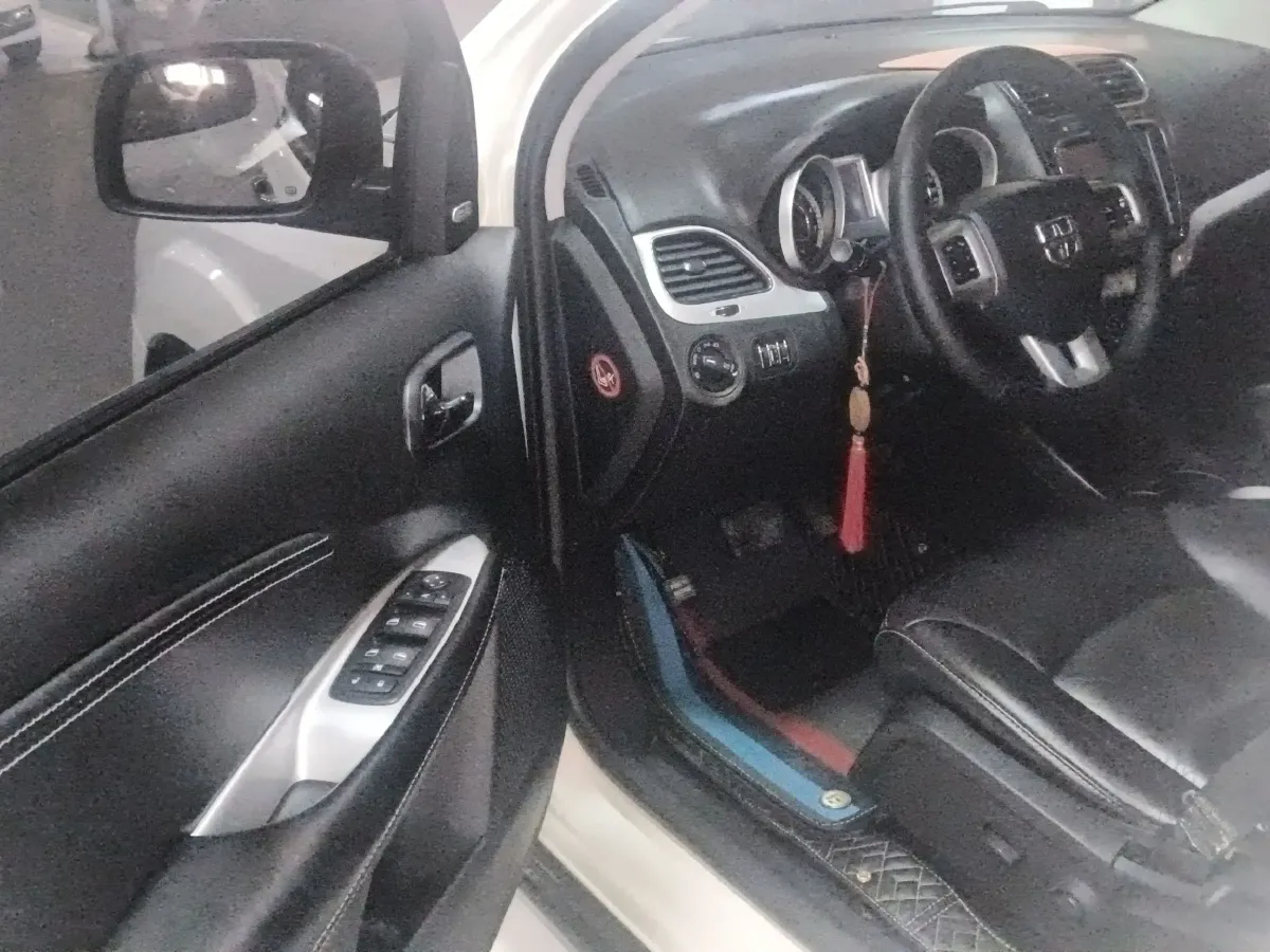 2013 Dodge JCUV 2.4L 170HP L4 6AT,autocango,china used car exporter,china ev exporter,chinese used car exporter,chinese used ev exporter