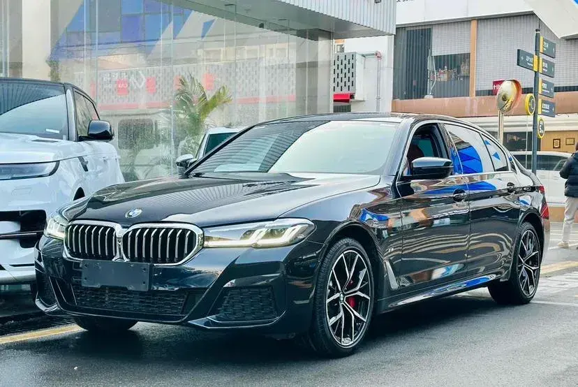 2022 BMW 5 Series 2.0T 252HP L4 8AT