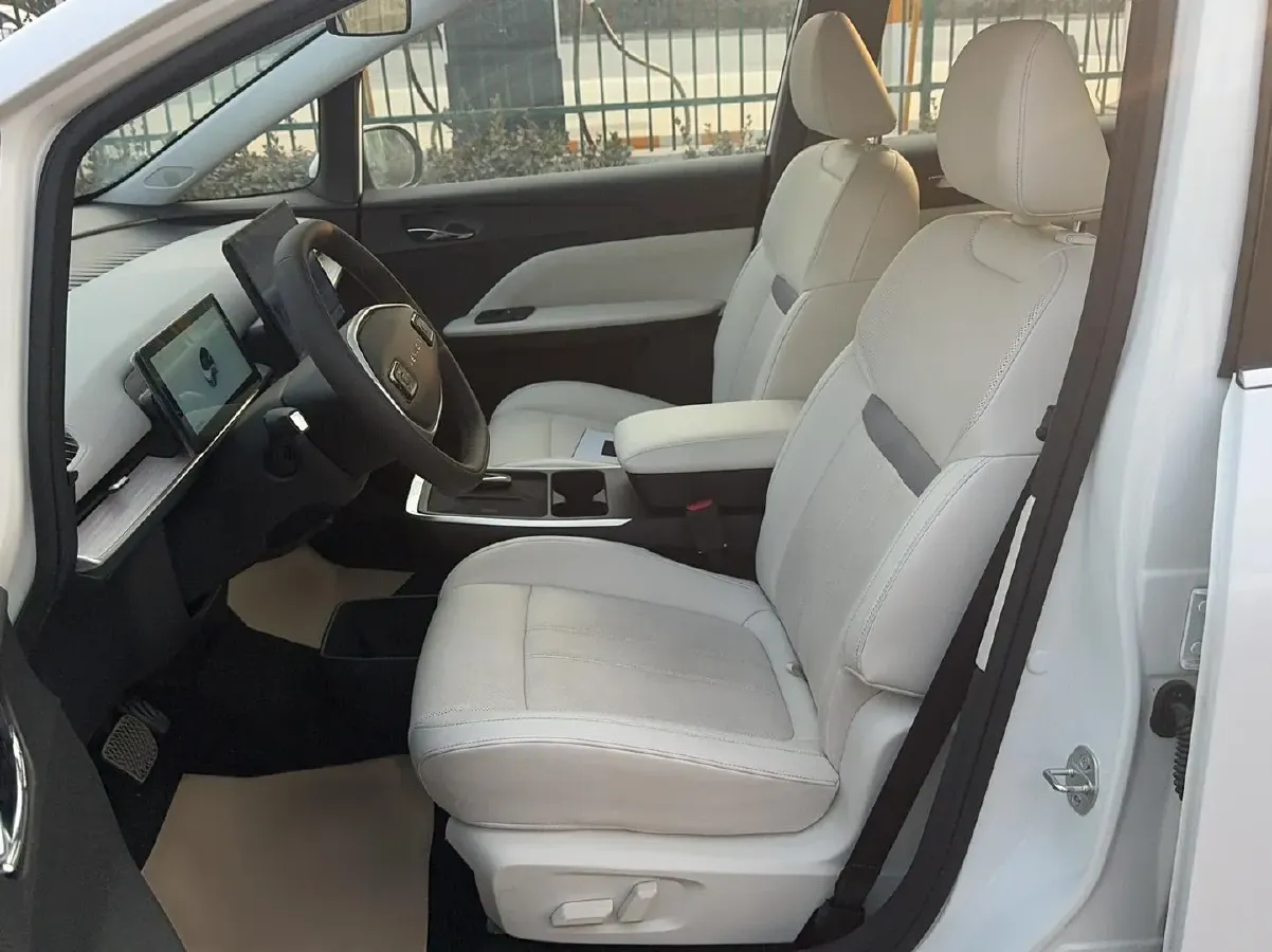 2023 Venucia VX6 BEV 62KWH,autocango,china used car exporter,china ev exporter,chinese used car exporter,chinese used ev exporter