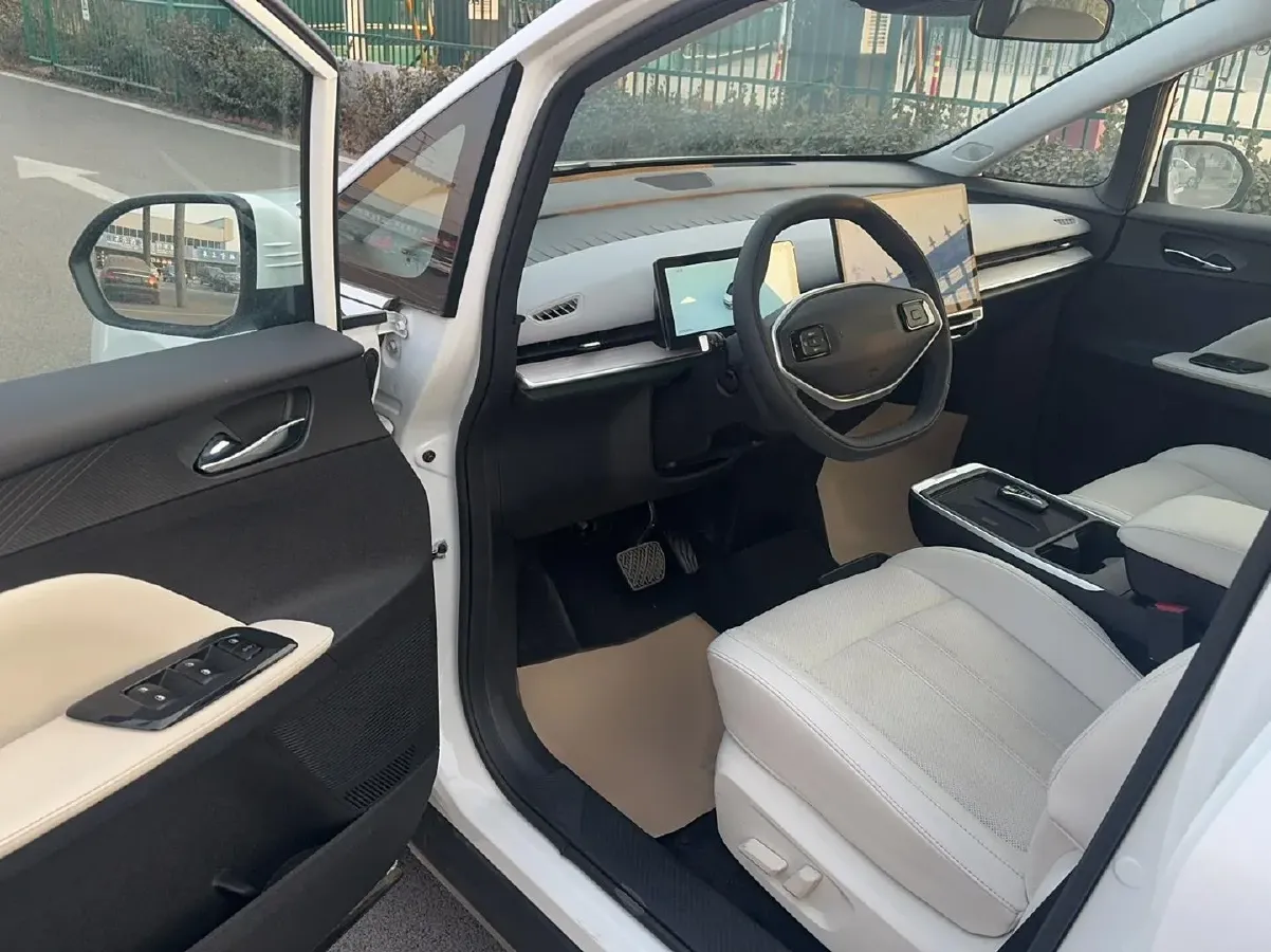 2023 Venucia VX6 BEV 62KWH,autocango,china used car exporter,china ev exporter,chinese used car exporter,chinese used ev exporter