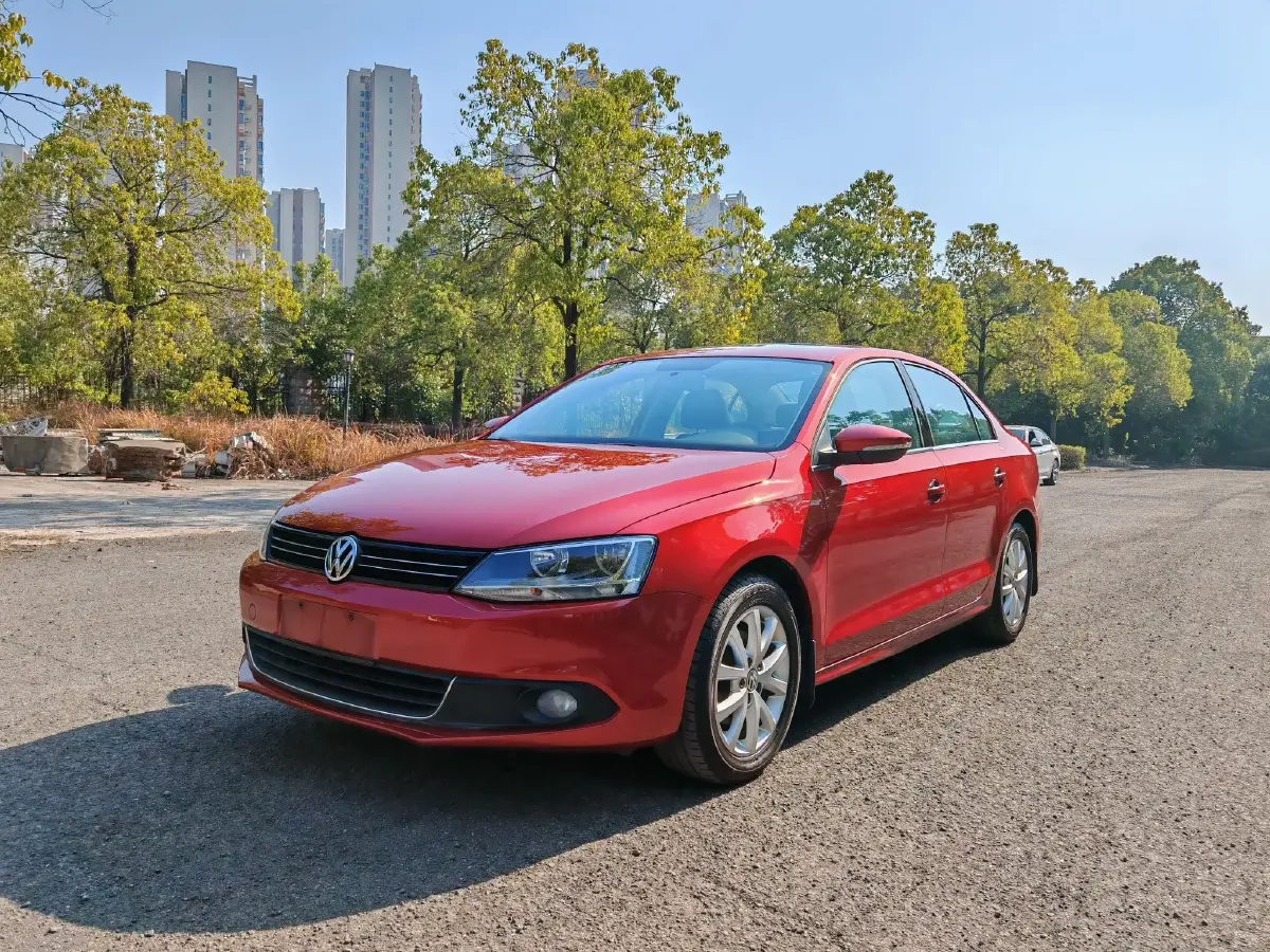 2012 Volkswagen Sagitar 1.6L 105HP L4 6AT