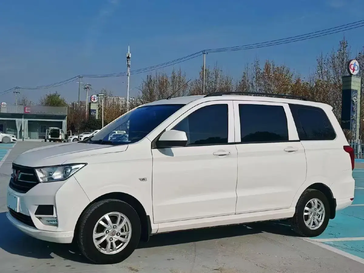 2019 WuLing HongGuang 1.5L 99HP L4 6MT