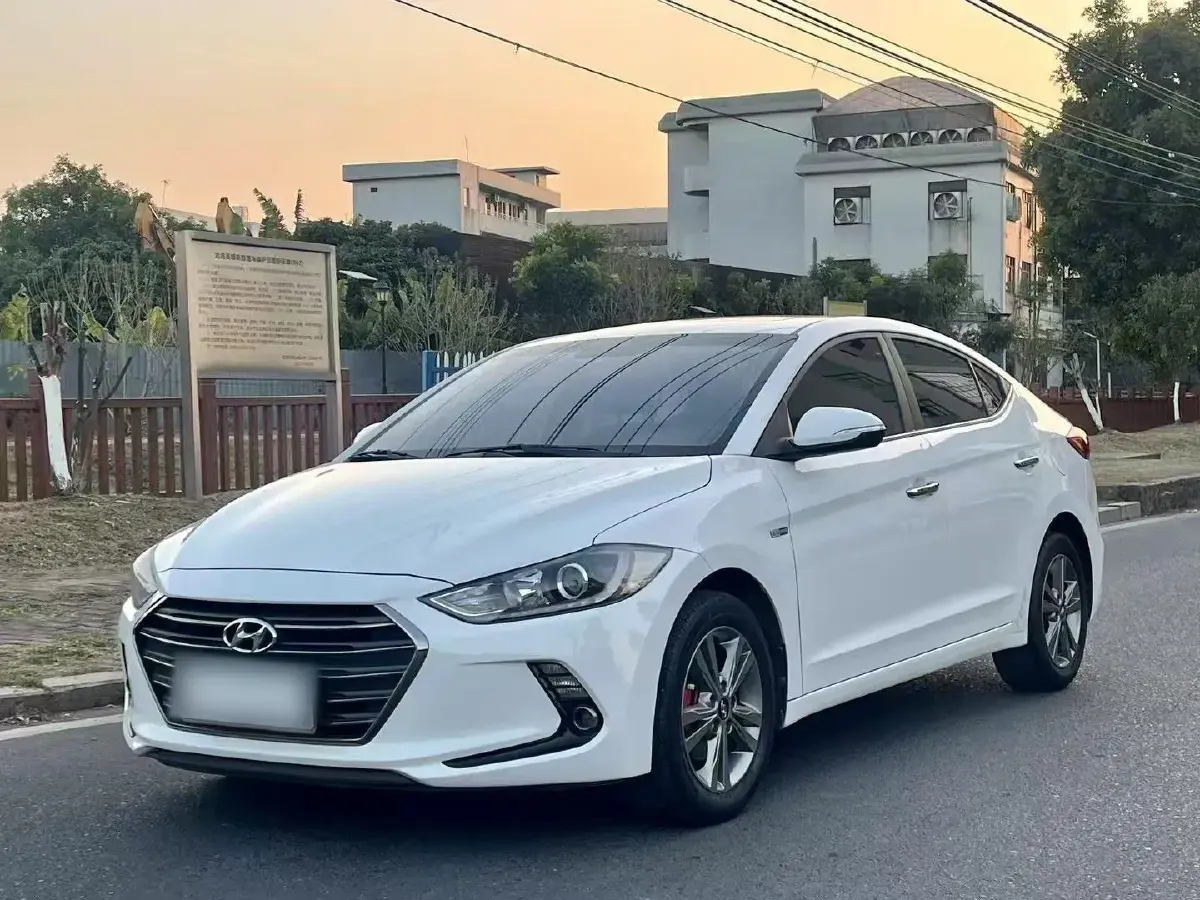 2016 Hyundai Elantra 1.4T 130HP L4 7DCT