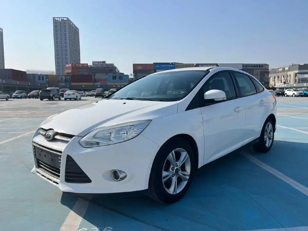 2012 Ford Focus 1.6L 125HP L4 5MT