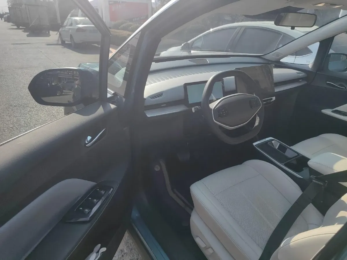 2023 Venucia VX6 BEV 62KWH,autocango,china used car exporter,china ev exporter,chinese used car exporter,chinese used ev exporter