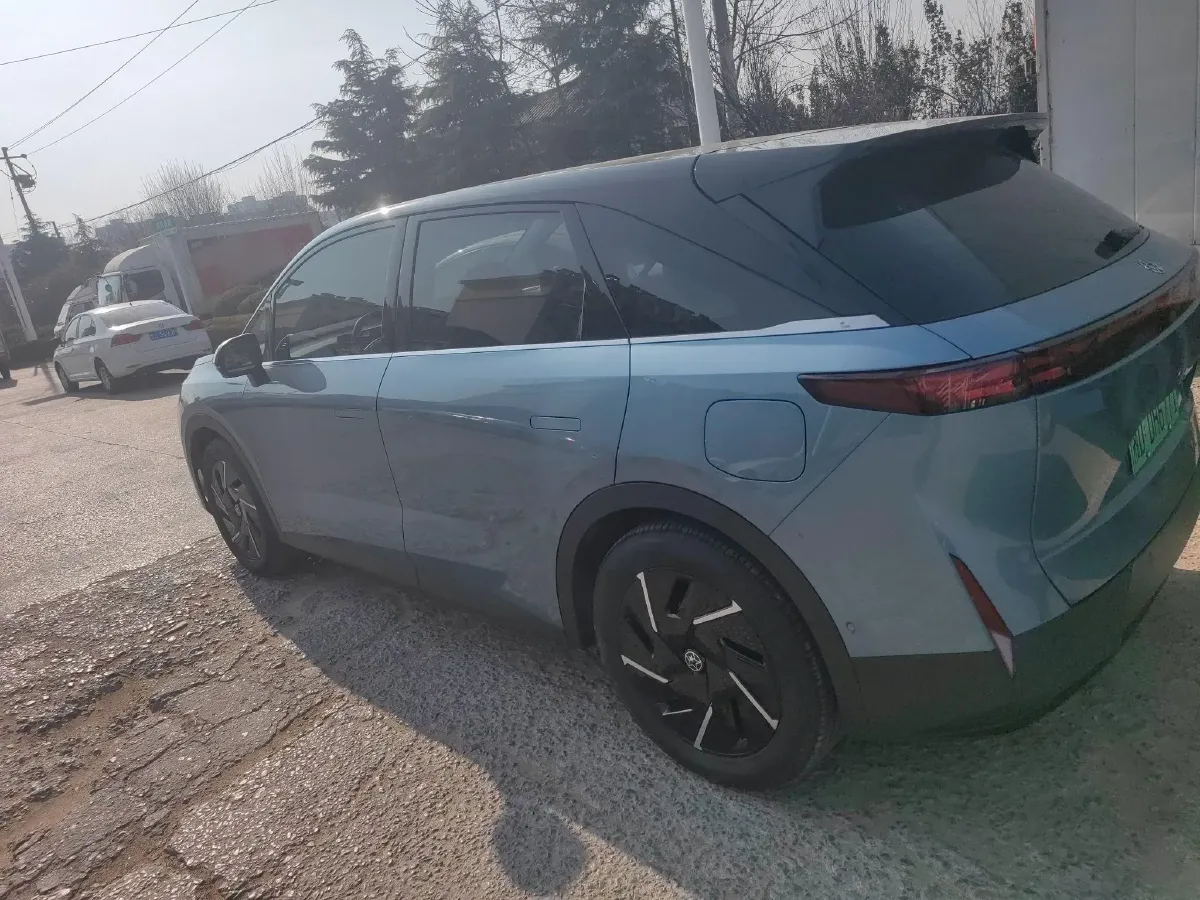 2023 Venucia VX6 BEV 62KWH,autocango,china used car exporter,china ev exporter,chinese used car exporter,chinese used ev exporter