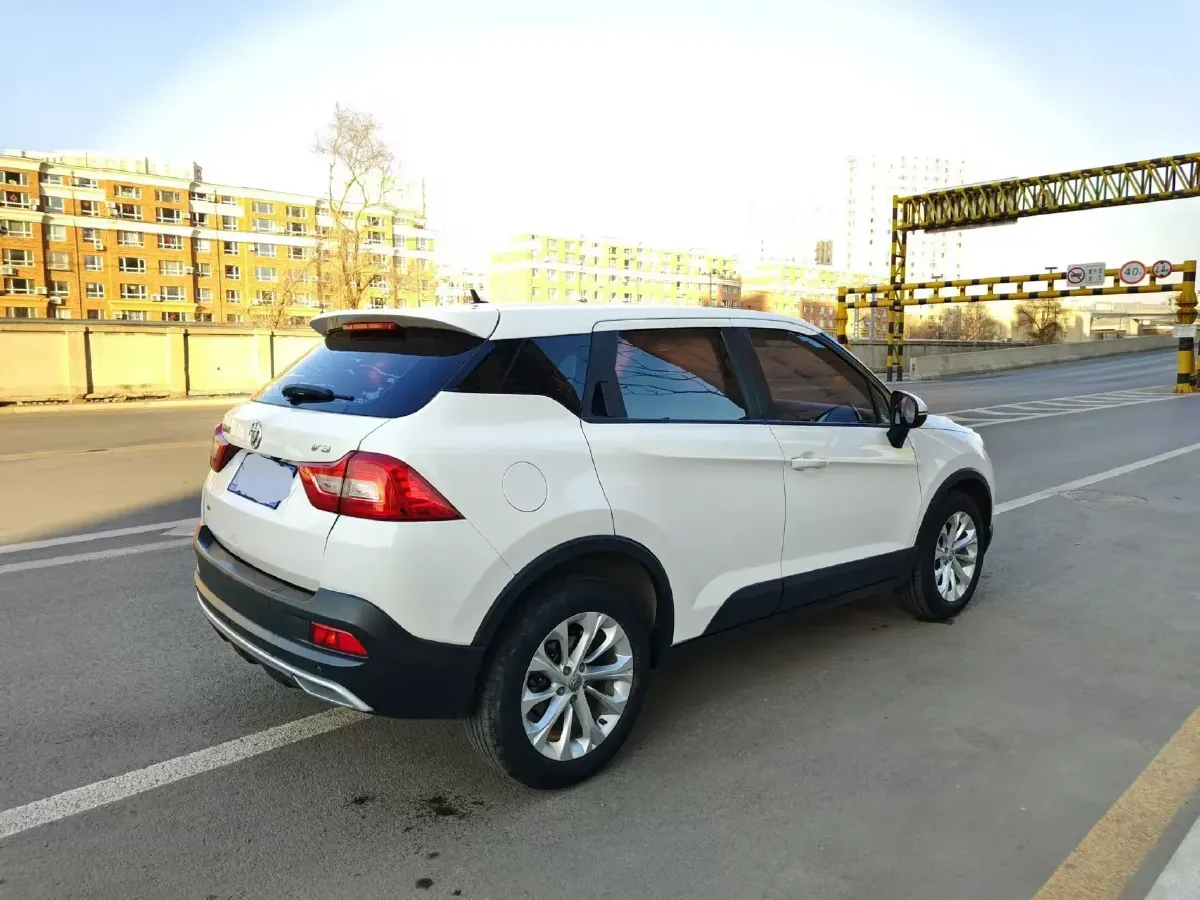 2017 Brilliance Auto V3 1.5L 112HP L4 5AT,autocango,china used car exporter,china ev exporter,chinese used car exporter,chinese used ev exporter