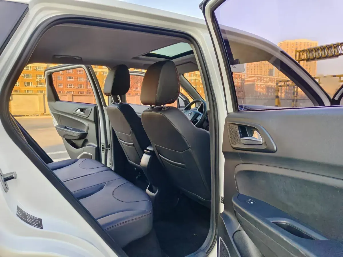 2017 Brilliance Auto V3 1.5L 112HP L4 5AT,autocango,china used car exporter,china ev exporter,chinese used car exporter,chinese used ev exporter