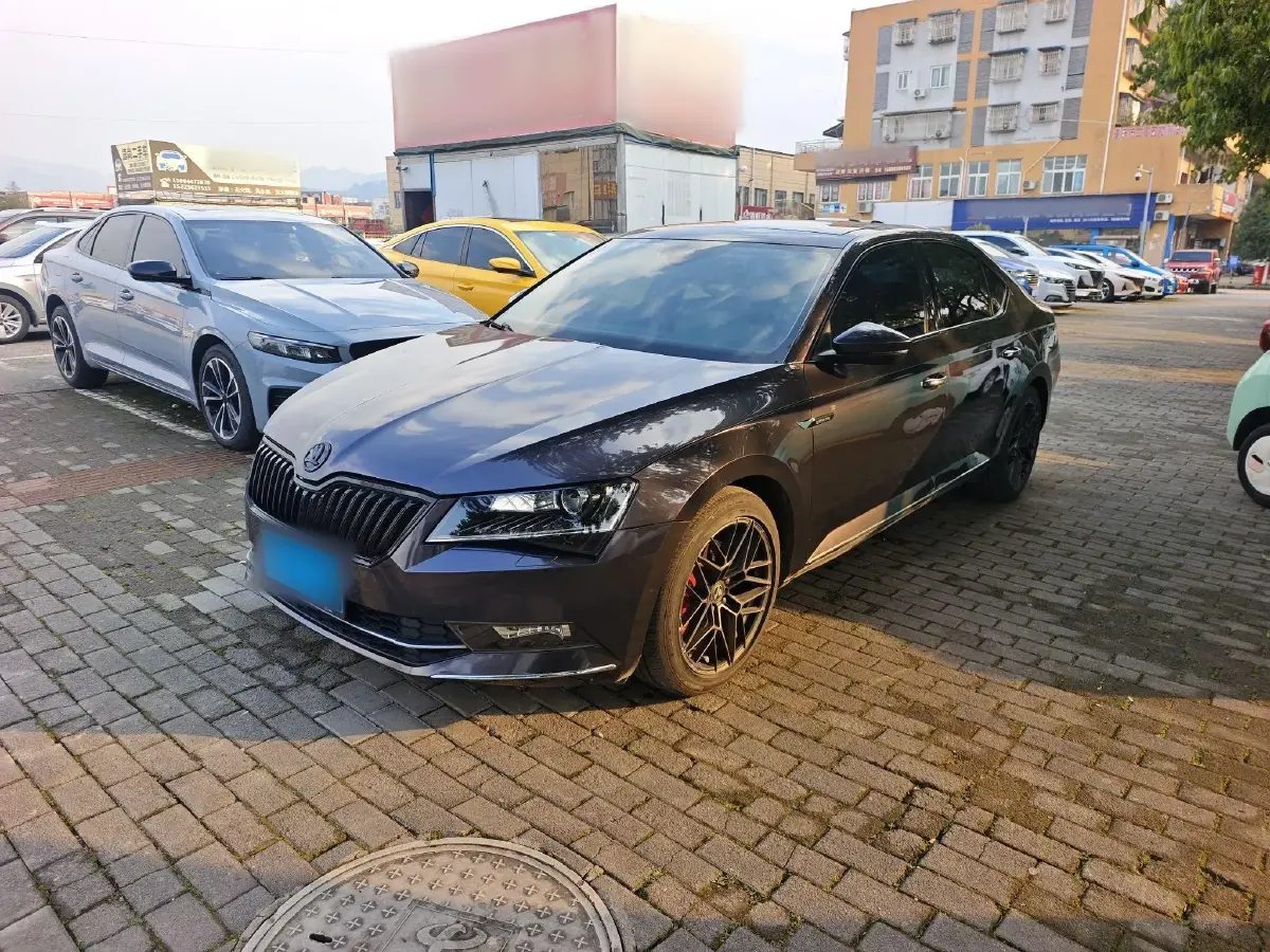 2016 Skoda Superb 1.8T 180HP L4 7DCT
