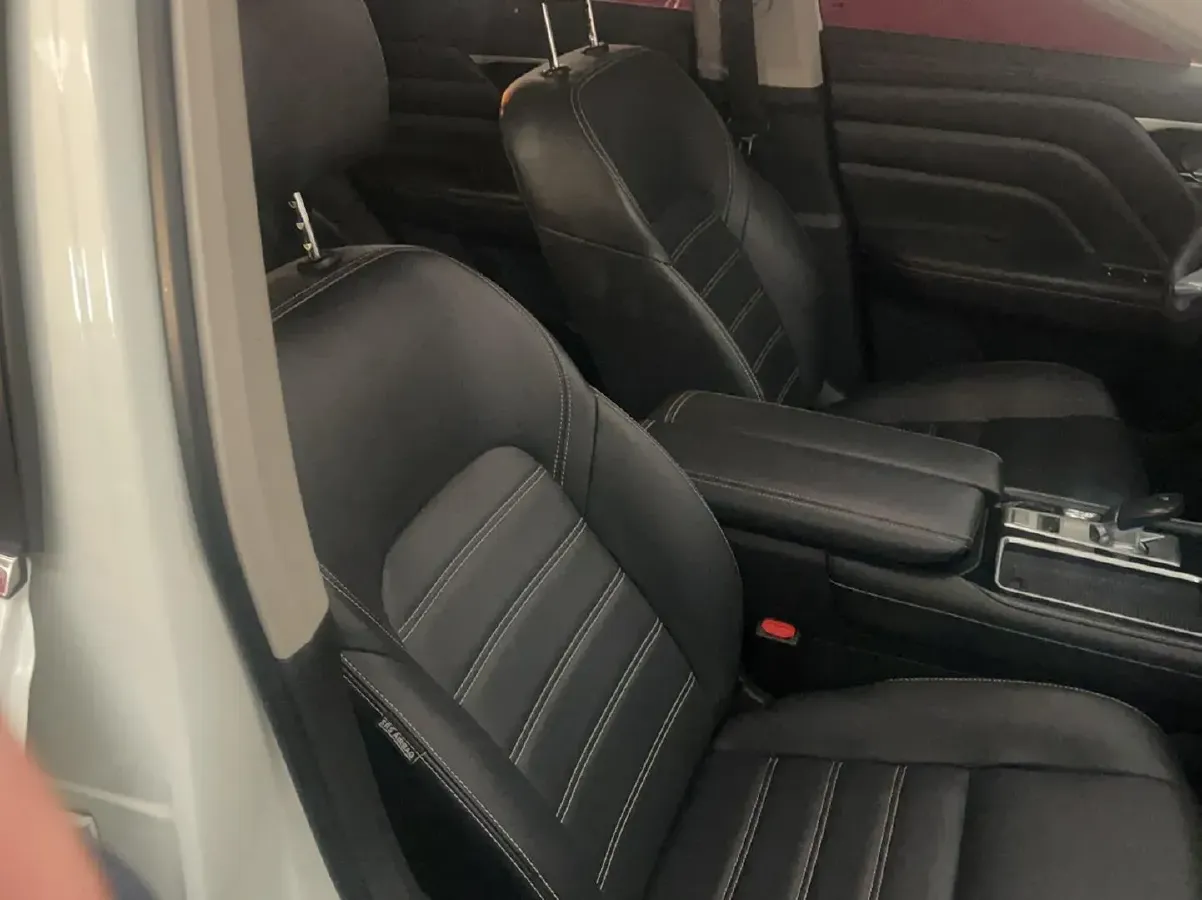 2020 Venucia Star 1.5T 190HP L4 7DCT,autocango,china used car exporter,china ev exporter,chinese used car exporter,chinese used ev exporter