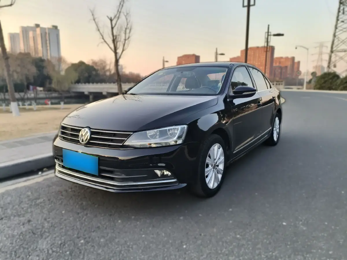 2015 Volkswagen Sagitar 1.6L 110HP L4 6AT