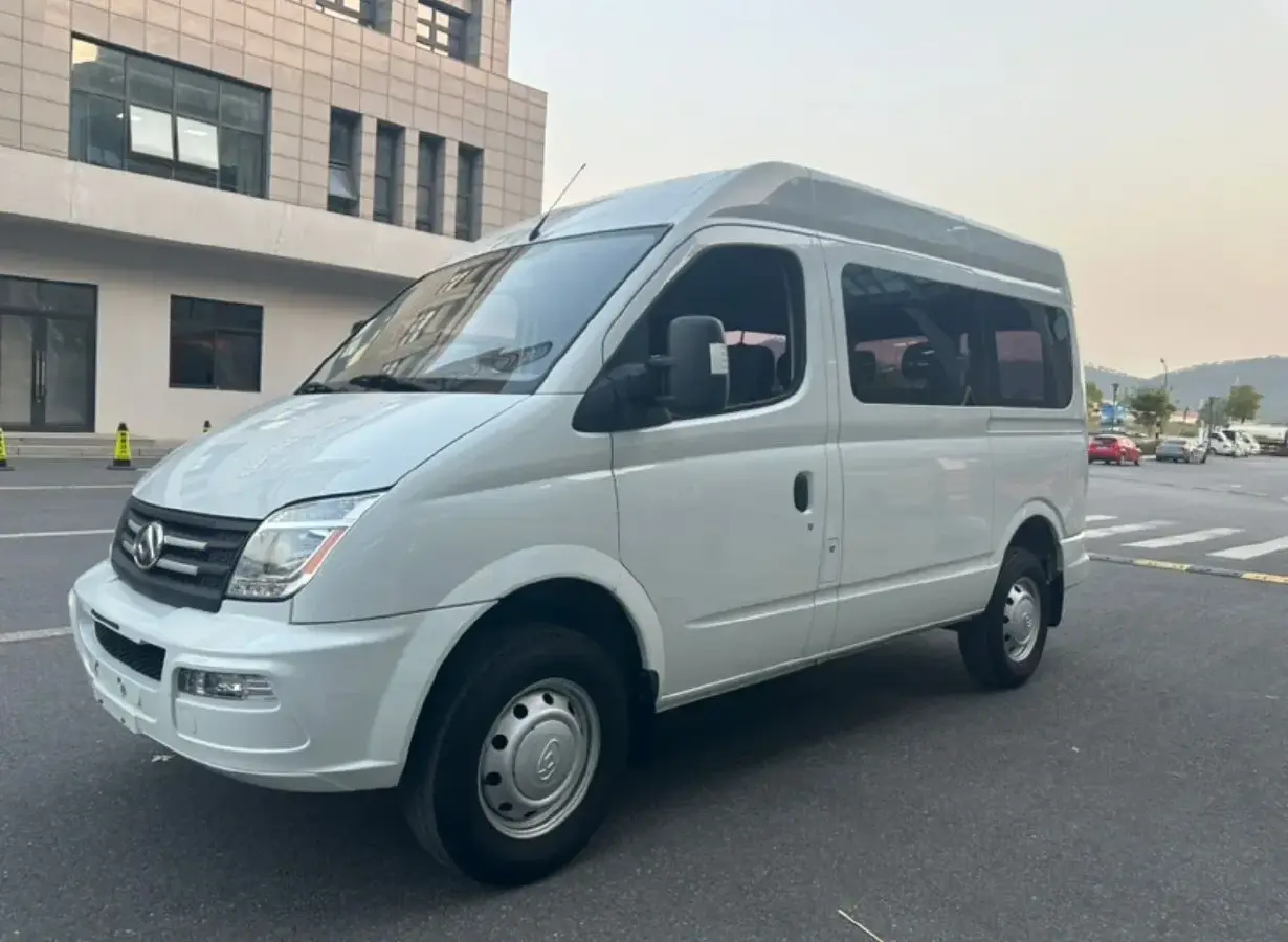 2021 MAXUS XinTu V80 2.0T 127HP L4 6MT