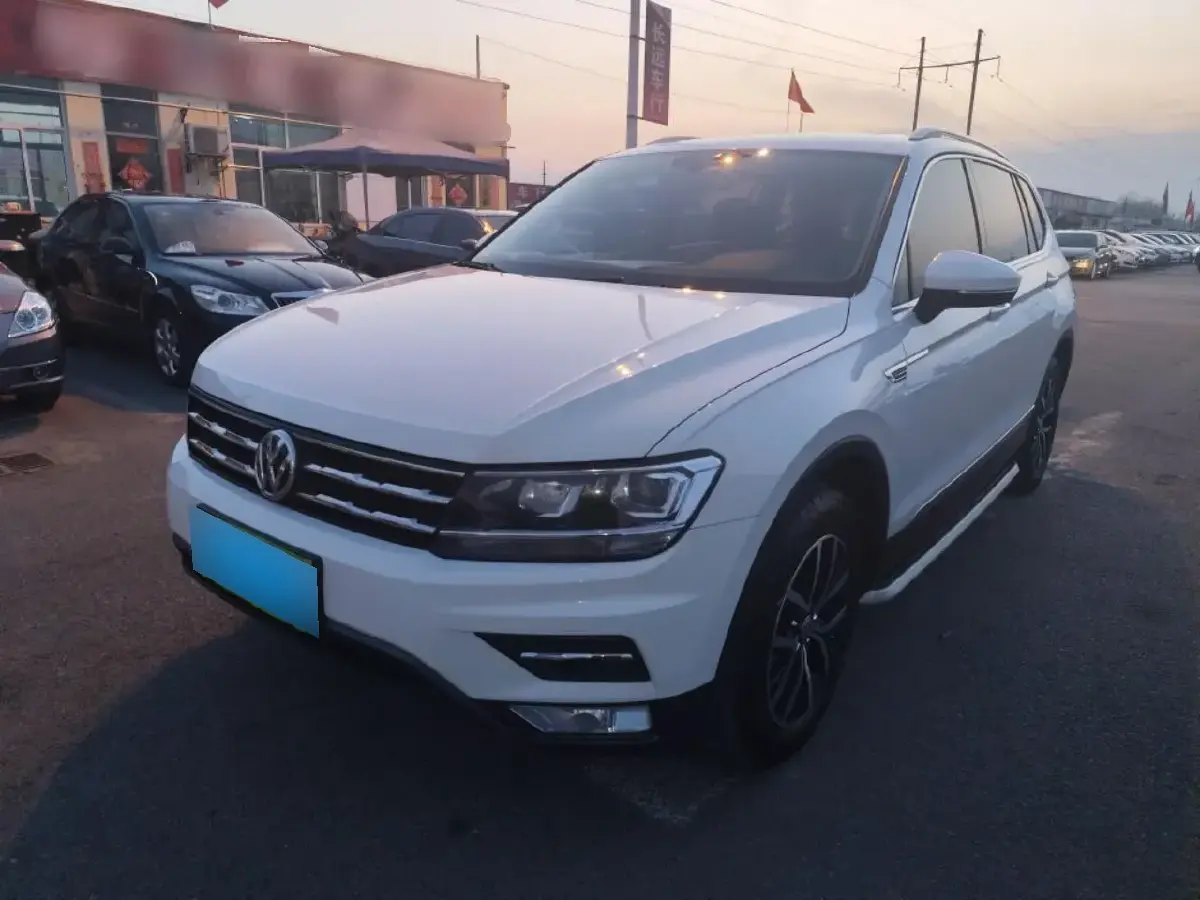 2018 Volkswagen Tiguan L 2.0T 186HP L4 7DCT