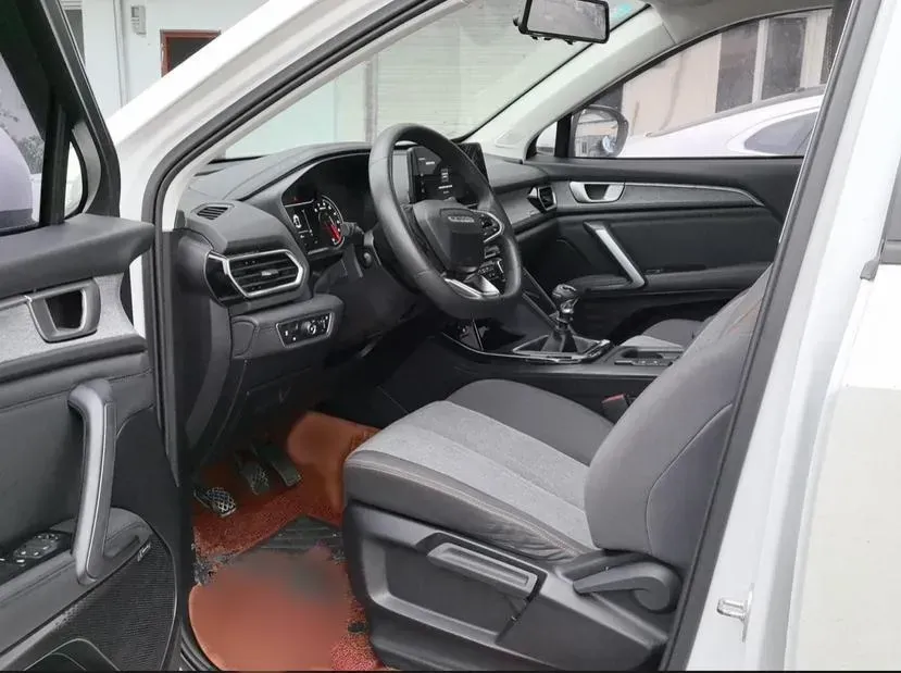 2019 BaoJun RS-5 1.5T 147HP L4 6MT,autocango,china used car exporter,china ev exporter,chinese used car exporter,chinese used ev exporter