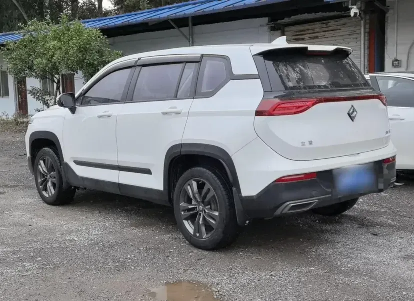 2019 BaoJun RS-5 1.5T 147HP L4 6MT,autocango,china used car exporter,china ev exporter,chinese used car exporter,chinese used ev exporter