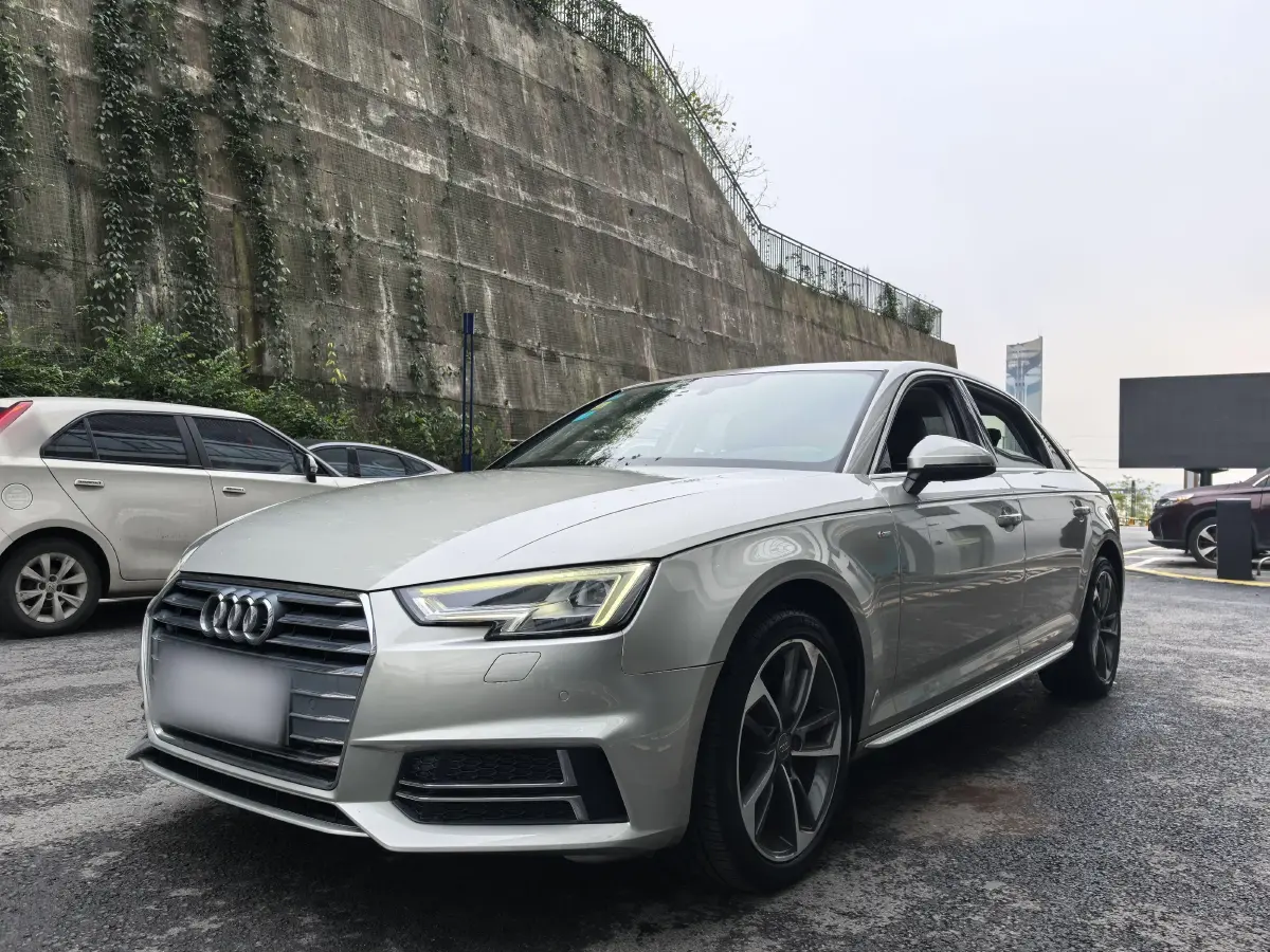 2017 Audi A4L 2.0T 190HP L4 7DCT