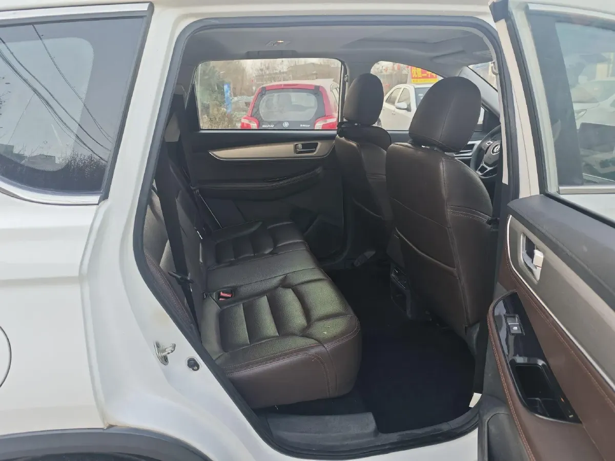 2017 DongFeng Forthing Joyear X5 1.6L 122HP L4 5MT,autocango,china used car exporter,china ev exporter,chinese used car exporter,chinese used ev exporter