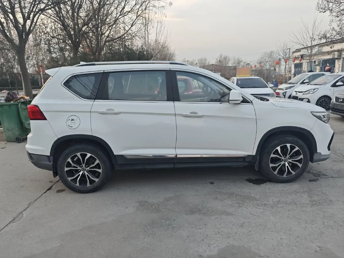 2017 DongFeng Forthing Joyear X5 1.6L 122HP L4 5MT,autocango,china used car exporter,china ev exporter,chinese used car exporter,chinese used ev exporter