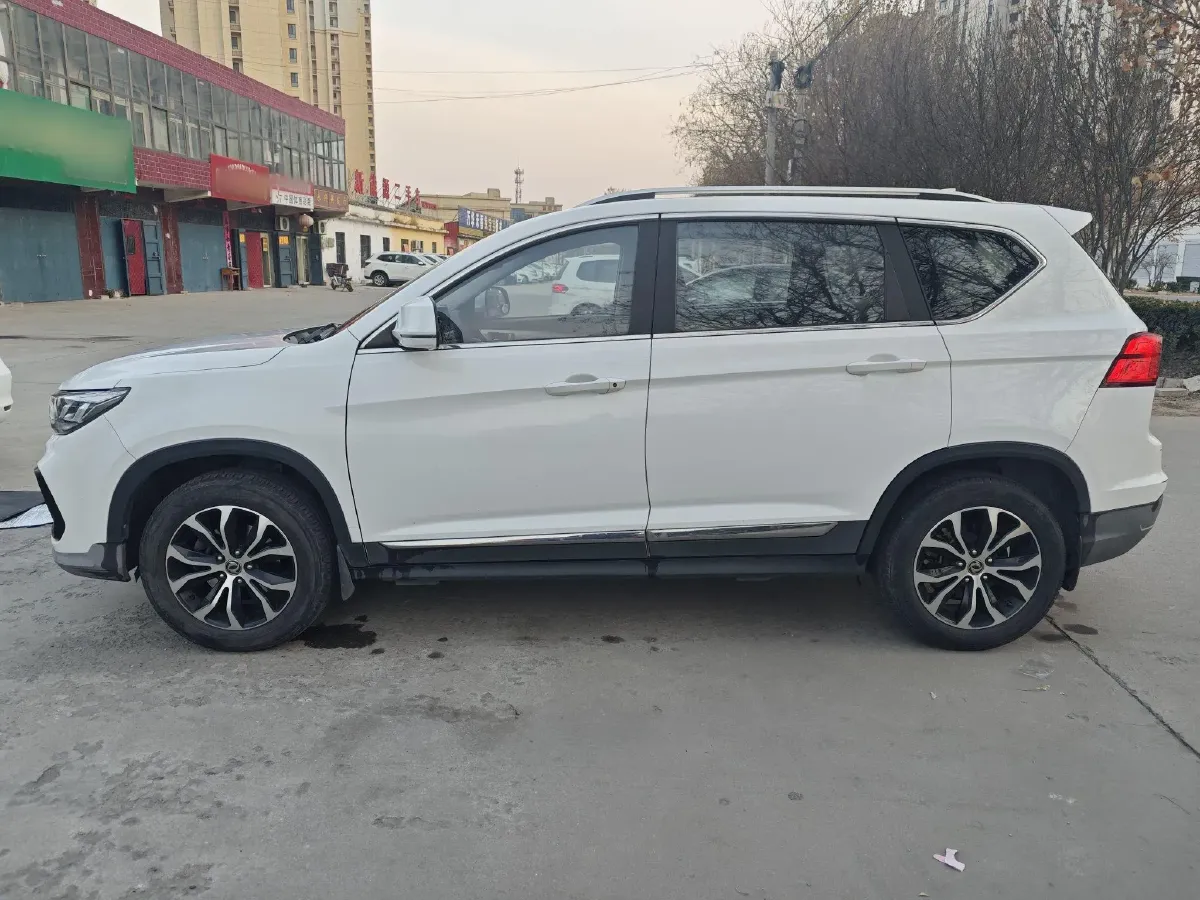 2017 DongFeng Forthing Joyear X5 1.6L 122HP L4 5MT,autocango,china used car exporter,china ev exporter,chinese used car exporter,chinese used ev exporter