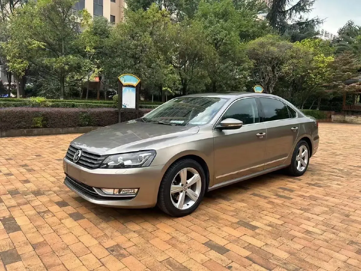 2014 Volkswagen Passat 2.0T 200HP L4 6DCT