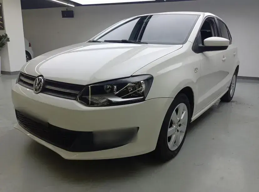 2013 Volkswagen Polo 1.4L 86HP L4 6AT