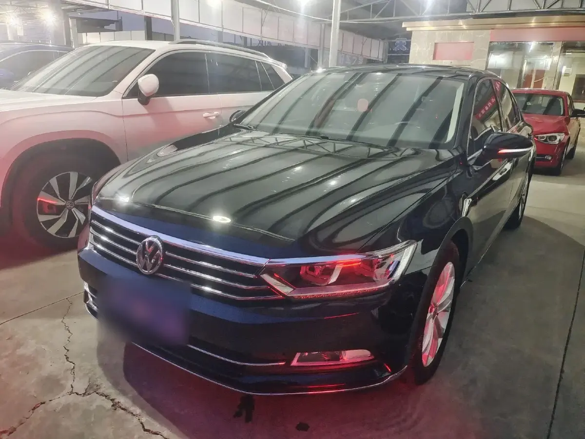2018 Volkswagen Magotan 2.0T 220HP L4 7DCT