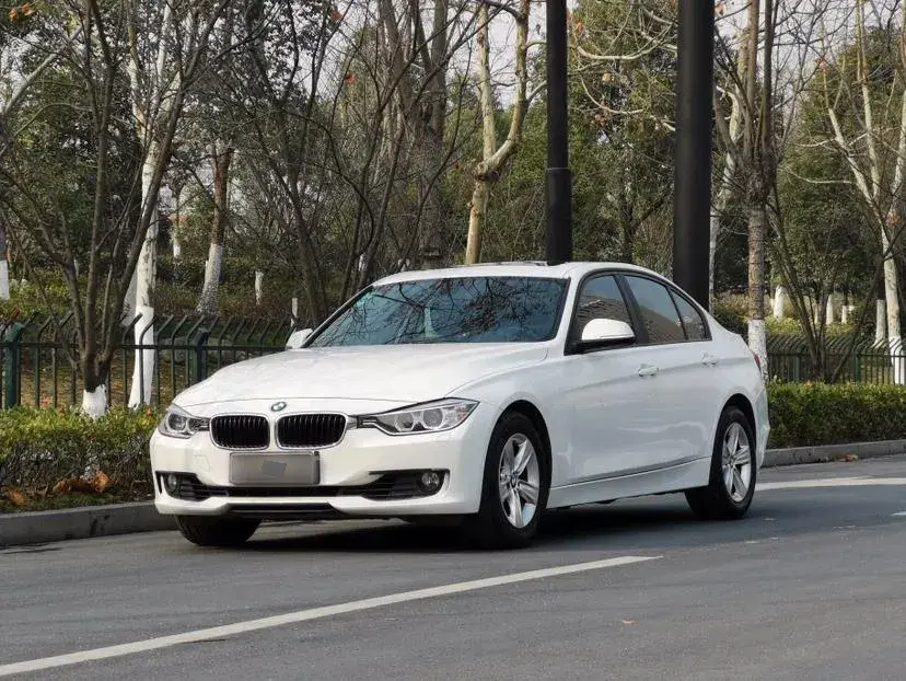 2014 BMW 3 Series 2.0T 184HP L4 8AT