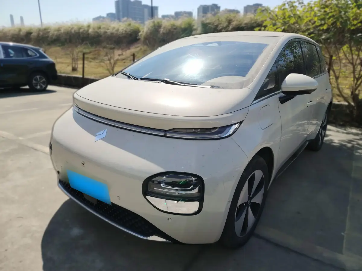 2023 BaoJun Cloud BEV 50.6KWH