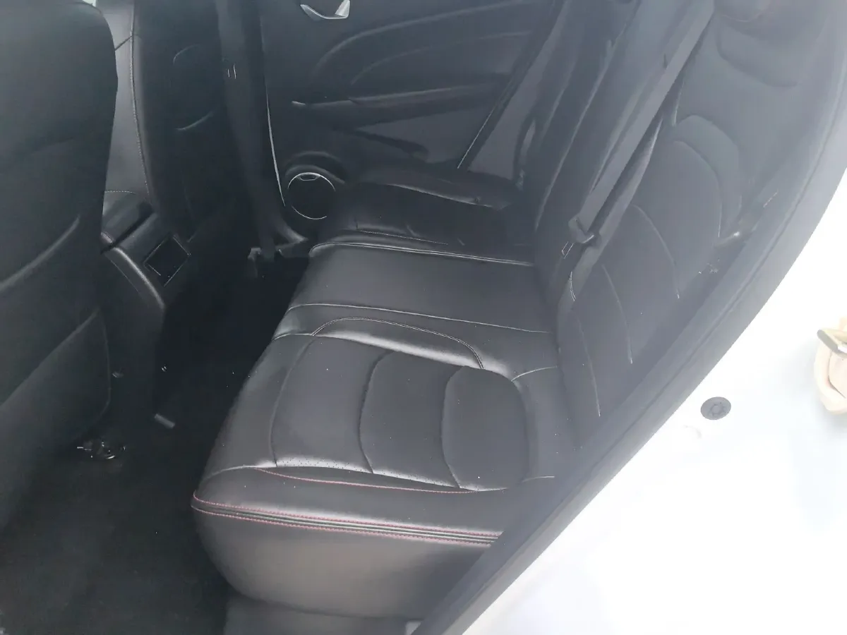 2021 DongFeng Fengon Fengon 500 1.5L 116HP L4 CVT,autocango,china used car exporter,china ev exporter,chinese used car exporter,chinese used ev exporter